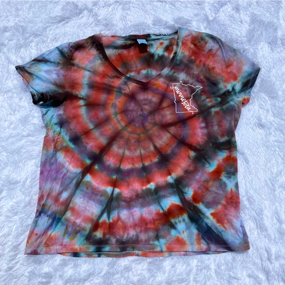 Handmade NEW Minnesota Tie-Dye T-Shirt - Picture 1 of 10